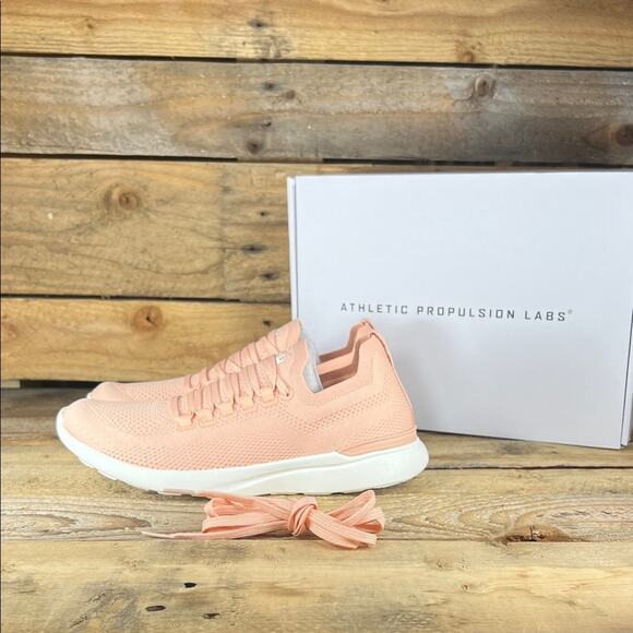 APL Shoes - APL Women's Techloom Breeze Sneakers - Blush/Ivory - 8 - New in box